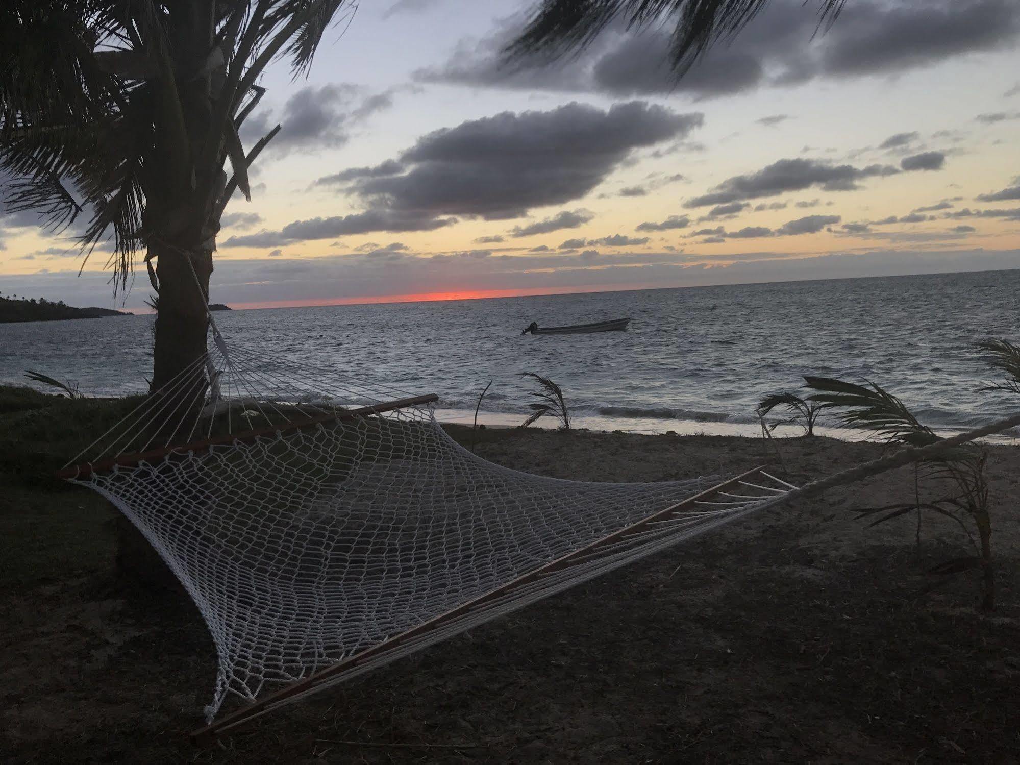 Yasawa Homestays Naisisili Bagian luar foto
